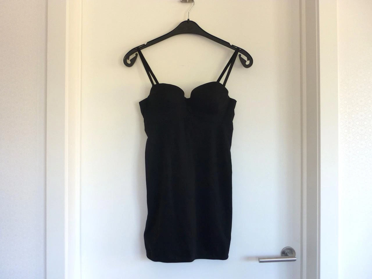 Zwarte shapewear corrigerende jurk van Hunkemöller Maat 80B